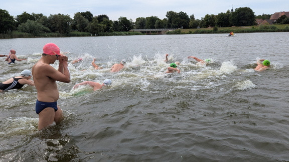 PXL 20250705 090225639.ACTION PAN-02.ORIGINAL